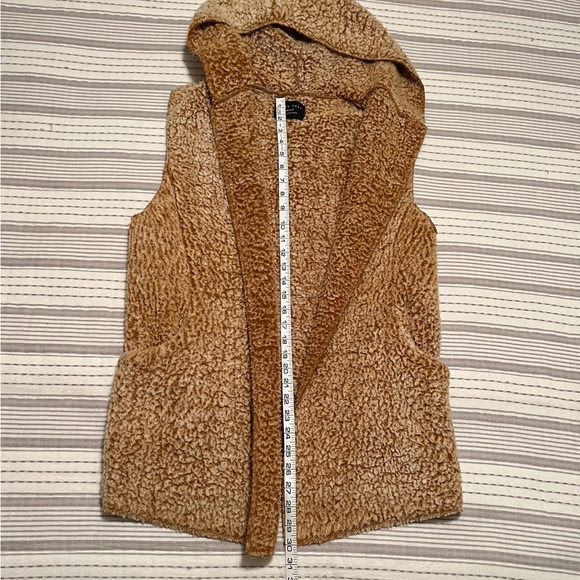 Love Tree Fleece Vest - Picture 4 of 6